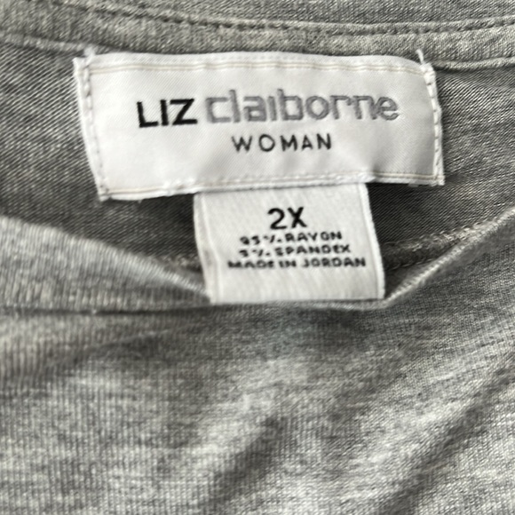 Liz Claiborne size 2X gray top With flower border three-quarter sleeves size 2X - Picture 4 of 5